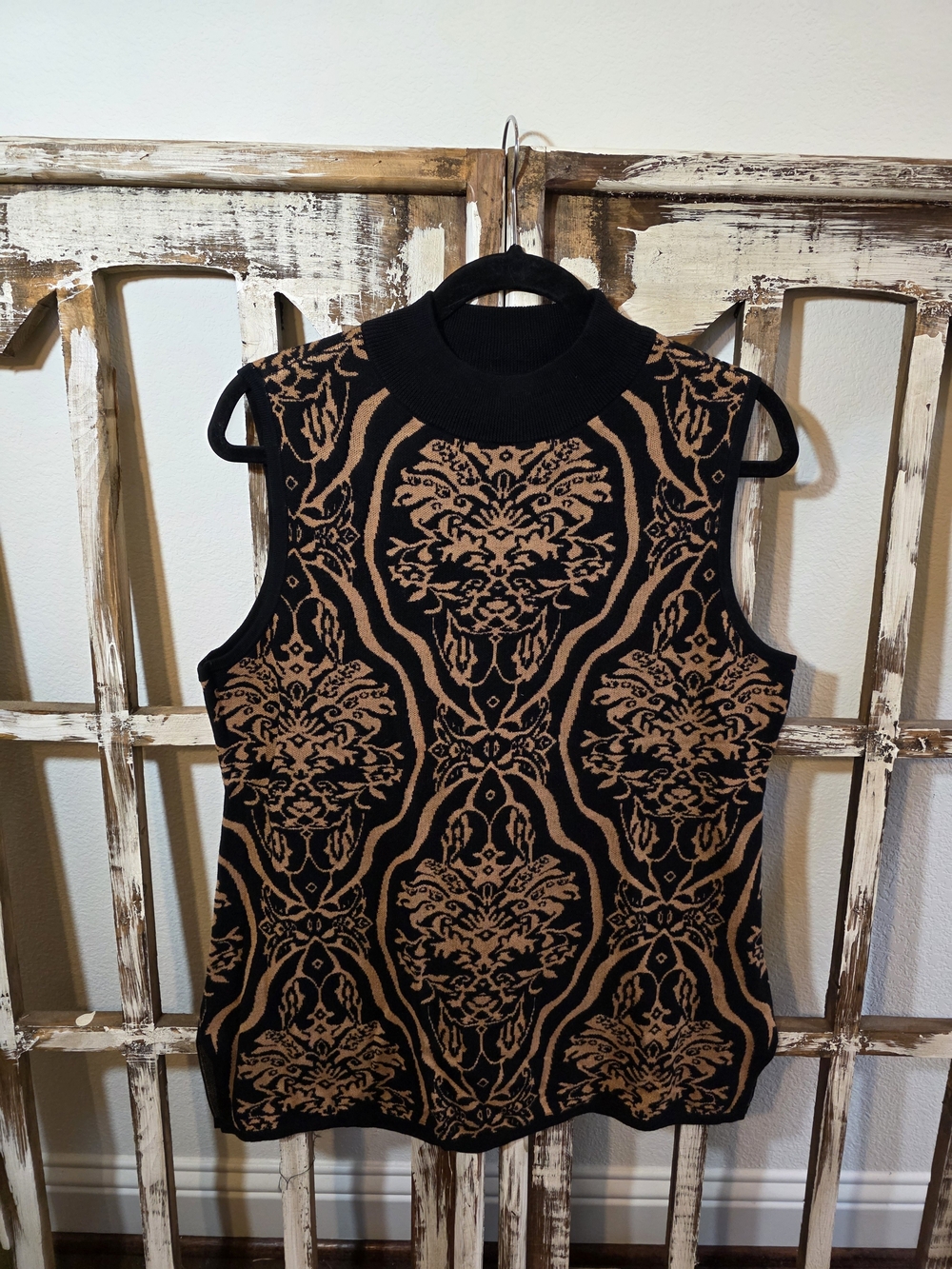 JM Collection Sleeveless Mock Neck in Black & Tan Jacquard